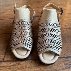 Women’s Spring Step EU 40 US 9-9.5 Heeled Sandal, Etelvina, Soft Gold. Ltly worn